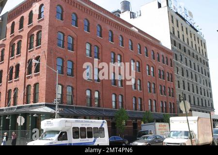 L'actrice lauréate d'un Oscar, Gwyneth Paltrow, et le mari du rocker, le chanteur de Coldplay, Chris Martin, ont acheté un appartement de trois chambres à coucher dans Manhattan' Banque D'Images