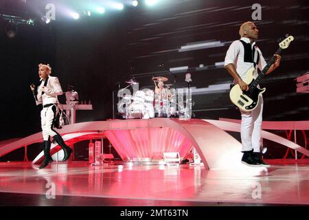 Gwen Stefani et sans doute se produit en direct à l'amphithéâtre Gibson de Universal City Walk. Los Angeles, Californie. 7/22/09. . Banque D'Images