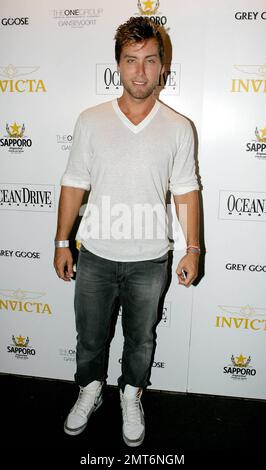 Lance Bass arrive pour le magazine « Ocean Drive » juillet/août Swim issue Celebration sur le toit de Gansevoort Miami Beach à Miami Beach, FL. 7/15/10. Banque D'Images