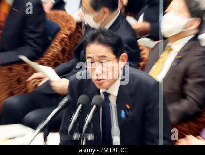 Tokyo, Japon. 1st févr. 2023. Le Premier ministre japonais Fumio Kishida répond à une question lors de la session du comité du budget de la Chambre basse, à la Diète nationale, à Tokyo, mercredi, 1 février 2023. Credit: Yoshio Tsunoda/AFLO/Alay Live News Banque D'Images