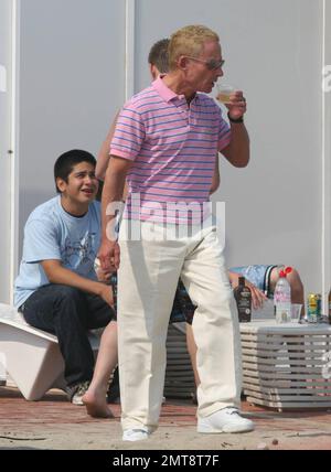 Elliot Mintz visite Paris Hilton dans sa maison de location à Malibu, en Californie, le 8/4/07. Banque D'Images