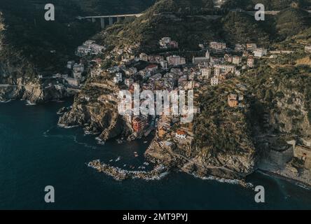 Vue de Riomaggiore, Cinque Terre, Ligurie, province de la Spezia, Italie Banque D'Images