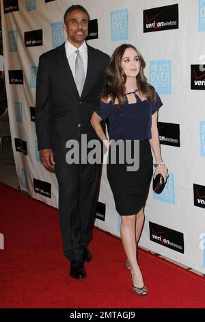 Eliza Dushku et Rick Fox, deux concurrents de « Dancing with the Stars », assistent aux prix humanitaires annuels 39th de Peace Over violence, qui se tiennent à l'hôtel Beverly Hills. Los Angeles, Californie. 10/29/10. Banque D'Images