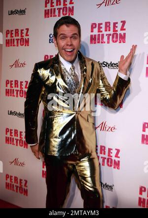 Perez Hilton lors de sa fête d'anniversaire de 32nd 'CARN-EVIL' aux studios Paramount à Hollywood, CA. 3/27/10. Banque D'Images