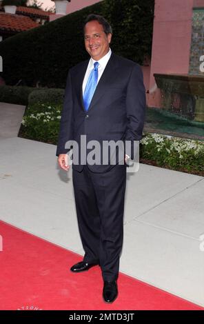 Après une journée de jeu, le comédien de tennis Jon Lovitz apparaît sur le tapis rouge lors de la réception de cocktail classique de tennis Chris Evert et Raymond James Pro-Celebrity en 2010 au Boca Raton Resort & Club. Boca Raton, Floride. 11/06/10. Banque D'Images