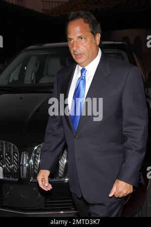 Après une journée de jeu, le comédien de tennis Jon Lovitz apparaît sur le tapis rouge lors de la réception de cocktail classique de tennis Chris Evert et Raymond James Pro-Celebrity en 2010 au Boca Raton Resort & Club. Boca Raton, Floride. 11/06/10. Banque D'Images