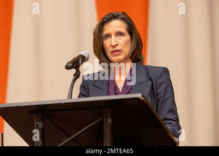 New York, États-Unis. 31st janvier 2023. Mme Melissa Fleming, Secrétaire générale adjointe à la communication mondiale, prononce une allocution d'ouverture lors d'un événement spécial intitulé "procès international fictif sur les droits de l'homme" à l'occasion de la Journée internationale de commémoration en mémoire des victimes de l'Holocauste (27 janvier) au siège des Nations Unies à New York. Les participants, étudiants de plusieurs pays, interrogent les actions et responsabilités d'Ernst Rüdin, le soi-disant père de l'hygiène raciale nazie. Crédit : SOPA Images Limited/Alamy Live News Banque D'Images