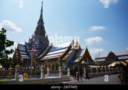 Ancienne salle d'ordination d'ubosoot ou ancienne église de Wat Sothon Wararam Worawihan ou temple de Sothonwararam pour les voyageurs thaïlandais visitez respect p Banque D'Images