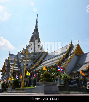 Ancienne salle d'ordination d'ubosoot ou ancienne église de Wat Sothon Wararam Worawihan ou temple de Sothonwararam pour les voyageurs thaïlandais visitez respect p Banque D'Images