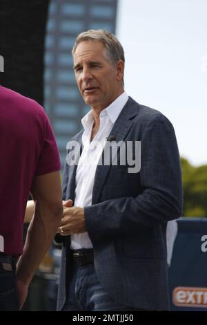 Scott Bakula, star de la Nouvelle-Orléans, fait une apparition sur le programme de divertissement Extra avec l'hôte Mario Lopez à l'Universal CityWalk de Los Angeles, en Californie. 18 juillet 2014. Banque D'Images