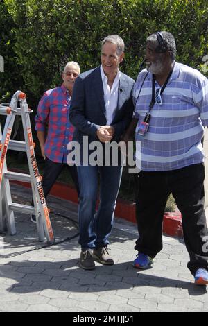 Scott Bakula, star de la Nouvelle-Orléans, fait une apparition sur le programme de divertissement Extra avec l'hôte Mario Lopez à l'Universal CityWalk de Los Angeles, en Californie. 18 juillet 2014. Banque D'Images