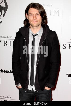 L'acteur Patrick Fugit assiste à la soirée de lancement officiel de Skyrim Scrolls V au théâtre de Belasco. Los Angeles, Californie. 8th novembre 2011. Banque D'Images