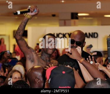 Soulja Boy se produit au Mstyle Lab concert Tour au Macy's Broward Mall de fort Lauderdale, en Floride. 13th août 2011. Banque D'Images