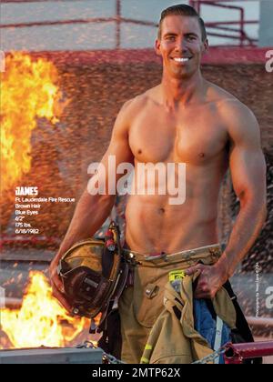 Voici les images de scoring du nouveau calendrier des pompiers de Floride du Sud de 2015. Courtoisie de www.firefighterscalendar.com. Miami Beach, FL 18th août 2014. Banque D'Images