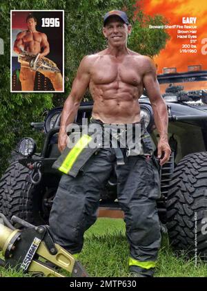 Voici les images de scoring du nouveau calendrier des pompiers de Floride du Sud de 2015. Courtoisie de www.firefighterscalendar.com. Miami Beach, FL 18th août 2014. Banque D'Images