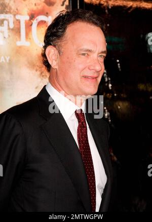 Tom Hanks arrive à la première des minisères HBO, 'The Pacific', au Grauman's Chinese Theatre. Los Angeles, Californie. 02/24/10. . Banque D'Images