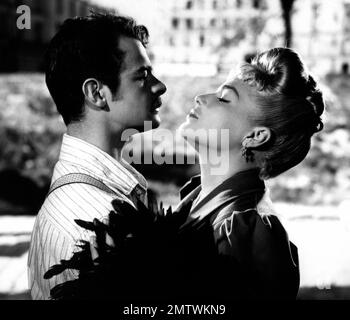 Casque d'or Année : 1952 - France Simone Signoret, Serge Reggiani Réalisateur : Jacques Becker Banque D'Images