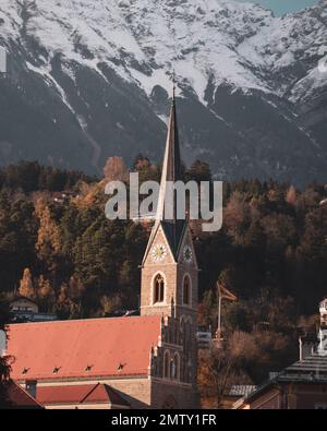 L'Innsbruck Pfarrkirche est situé dans la vieille ville d'Altstadt, à Innsbruck, en Autriche Banque D'Images