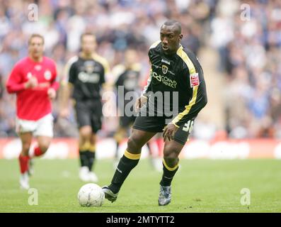 Jimmy Floyd Hasselbank de Cardiff City lors de la demi-finale de la FA Cup contre Barnsley au stade de Wembley à Londres, le 6 avril 2008. Cardiff City a gagné le match 1-0. --- L'utilisation sur mobile et sur le site Web des photos de football anglais national est soumise à l'obtention d'une licence d'utilisateur final photographique de Football DataCo Ltd tel : +44 (0) 207 864 9121 ou e-mail accreditations@football-dataco.com - S'applique aux matchs de premier et de Football League Banque D'Images