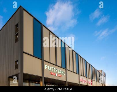 Façade extérieure du complexe de loisirs York Stadium à Huntington York. Parcours de golf intérieur, bowling et cinéma. Banque D'Images