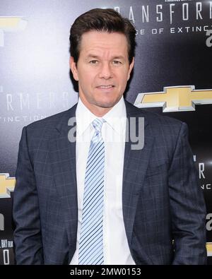 Mark Wahlberg à la première de New York « Transformers: Age of extinction », qui s'est tenue au théâtre Ziegfeld à New York, NY. 25 juin 2014. Banque D'Images
