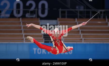 06 AOÛT 2021 - Tokyo, Japon: KITA Sumire du Japon se produit au ruban dans la qualification individuelle tout autour de gymnastique rythmique au Tokyo 2 Banque D'Images