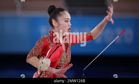 06 AOÛT 2021 - Tokyo, Japon: KITA Sumire du Japon se produit au ruban dans la qualification individuelle tout autour de gymnastique rythmique au Tokyo 2 Banque D'Images
