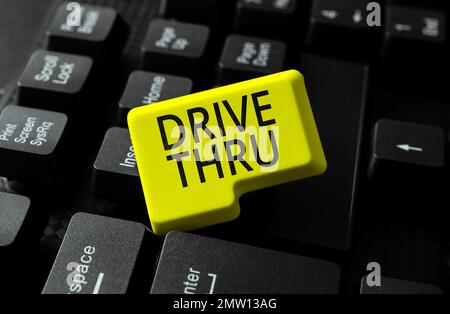 Texte d'écriture au drive-in. Mot écrit à l'endroit où vous pouvez obtenir le type de service en conduisant par lui Banque D'Images