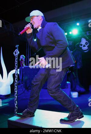 Robert Van Winkle, mieux connu sous le nom de Vanilla Ice, se produit au Gala annuel Bubbles & Bones 15th de Footy, qui s'est tenu au Diplomat Resort and Spa à Hollywood, en Floride. 12 novembre 2015. Banque D'Images