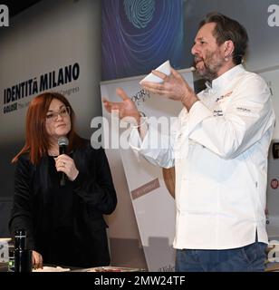 Milan, Italie. 01st févr. 2023. Milan, Italie identità Milano 2023 du 28 au 30 janvier MICO foire Cristiano Tomei chef pendant son spectacle de cuisine dans la photo: Cristiano Tomei crédit: Agence de photo indépendante/Alamy Live News Banque D'Images