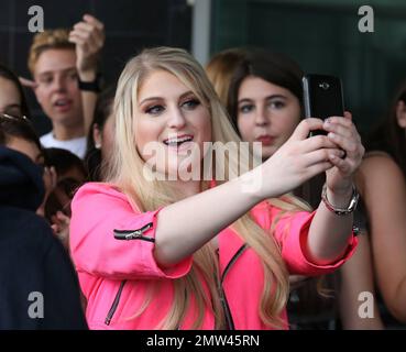 Meghan Trainor assiste au Jingle ball Village de Y100 lors du pré-spectacle officiel Jingle ball 2014 de Y100 au BB&T Centre de Sunrise, FL. 21 décembre 2014. Banque D'Images