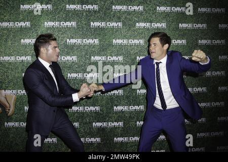 Zac Efron et Adam Devine à la première australienne des dates de mariage « mike et Dave Need » à Sydney, en Australie. 6th juillet 2016. Banque D'Images