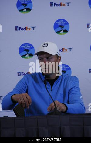 Pebble Beach, Californie, États-Unis. 1st févr. 2023. Jordan Speith s'adresse aux médias avant le début du TOURNOI DE golf AT&T Pro-Am PGA : Motofoto/Alay Live News Banque D'Images