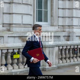 Londres royaume-uni 2023 le secrétaire d'État aux Transports MARK HARPER est vu quitter le bureau du Cabinet 70 Whitehall après la réunion du Cabinet Banque D'Images
