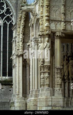 Chartres Francja, France, Frankreich, Cathédrale notre-Dame, Cathédrale notre-Dame, Kathedrale, Katedra, façade nord latérale; Nordseite, Fragment de portail Banque D'Images