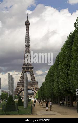 Paryż, Paris, Francja, France, Frankreich, Tour Eiffel - vue générale; Tour Eiffel - vue générale; Eiffelturm - Gesamtansicht; Wieża Eiffla; 艾菲爾鐵塔 Banque D'Images