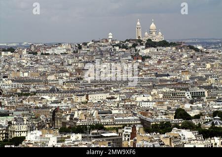 Paryż, Paris, Francja, France, Frankreich, Grand panorama de Paris; Breites Panorama von Paris; Szeroka panorama Paryża; vue sur la colline de Montmartre Banque D'Images