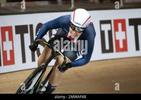 Kayla Hankins de Team USA participe à l'essai de 200 mètres, dans le cadre de la compétition féminine de sprint aux Championnats du monde de cyclisme sur piste 2022 de l'UCI. Banque D'Images