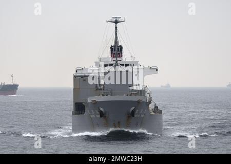 Préfecture de Kanagawa, Japon - 04 septembre 2021 : TAKUYO MARU (OMI : 9176498), transporteur de calcaire naviguant dans la baie de Tokyo. Banque D'Images