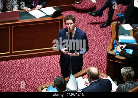 Paris, France sur 1 février 2023. Ministre français adjoint des Transports Clément Beaune lors d'une session de questions au gouvernement au Sénat français (Palais du Luxembourg), à Paris, France sur 1 février 2023. Photo de Victor Joly/ABACAPRESS.COM Banque D'Images