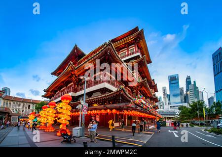 Le Buddha Tooth Relic Temple and Museum est un musée et temple bouddhiste situé dans le quartier chinois de Singapour. Banque D'Images