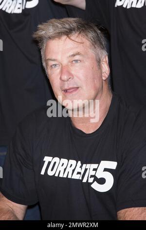 Madrid, États-Unis d'Amérique. 01st octobre 2014. MADRID, ESPAGNE - SEPTEMBRE 30 : (G-D) Carlos Areces, Julian Lopez, Alec Baldwin, Santiago Segura, Angy, Fernando Esteso et Jésus Janeiro assistent à la séance photo 'Torrente 5, Operacion Eurovegas' au Casino Gran Madrid sur 30 septembre 2014 à Madrid, Espagne personnes: Alec Baldwin crédit: Storms Media Group/Alay Live News Banque D'Images