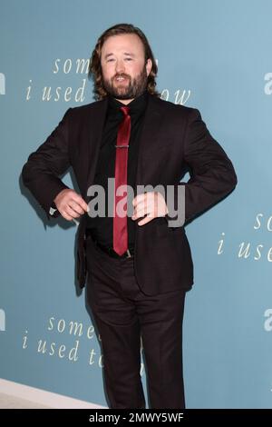 LOS ANGELES - DEC 1: Haley Joel Osment à la personne que j'avais l'habitude de connaître première au Théâtre Culver sur 1 février 2023 à Culver City, CA Banque D'Images