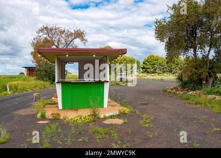 L'ancien Westview Drive-In à Dubbo, dans l'ouest de la Nouvelle-Galles du Sud, en Australie, a enregistré le jour de septembre 2022, lorsque l'écran était démantelé Banque D'Images