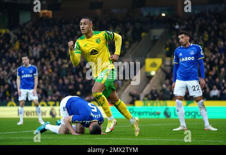 Photo du dossier datée du 15-01-2022, d'Adam idah (centre) de Norwich City, qui a signé un nouveau contrat, prolongeant son séjour au chemin Carrow jusqu'en 2028. Date de publication : jeudi 2 février 2023. Banque D'Images