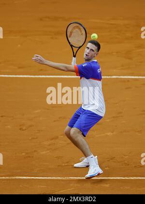 Le joueur de tennis vit Kopriva de l'équipe tchèque en action pendant la session d'entraînement avant la qualification du tournoi de tennis de la coupe Davis contre le Portugal Banque D'Images