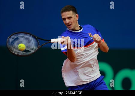 Le joueur de tennis vit Kopriva de l'équipe tchèque en action pendant la session d'entraînement avant la qualification du tournoi de tennis de la coupe Davis contre le Portugal Banque D'Images