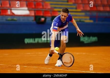 Le joueur de tennis vit Kopriva de l'équipe tchèque en action pendant la session d'entraînement avant la qualification du tournoi de tennis de la coupe Davis contre le Portugal Banque D'Images