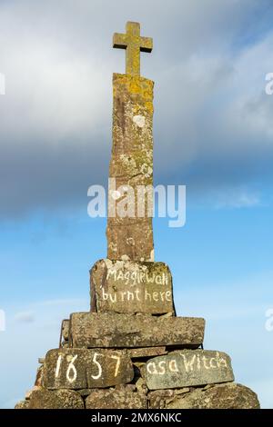 Maggie Wall Witch Monument, Maggie Wall a été brûlé ici en 1657 comme sorcière. Banque D'Images