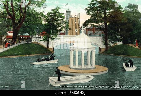 Exposition internationale irlandaise, 1907, Dublin Irlande. Le pont et la goulotte d'eau Banque D'Images